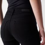 21002023-000 jeans secret slim noir Salsa jeans mode 1